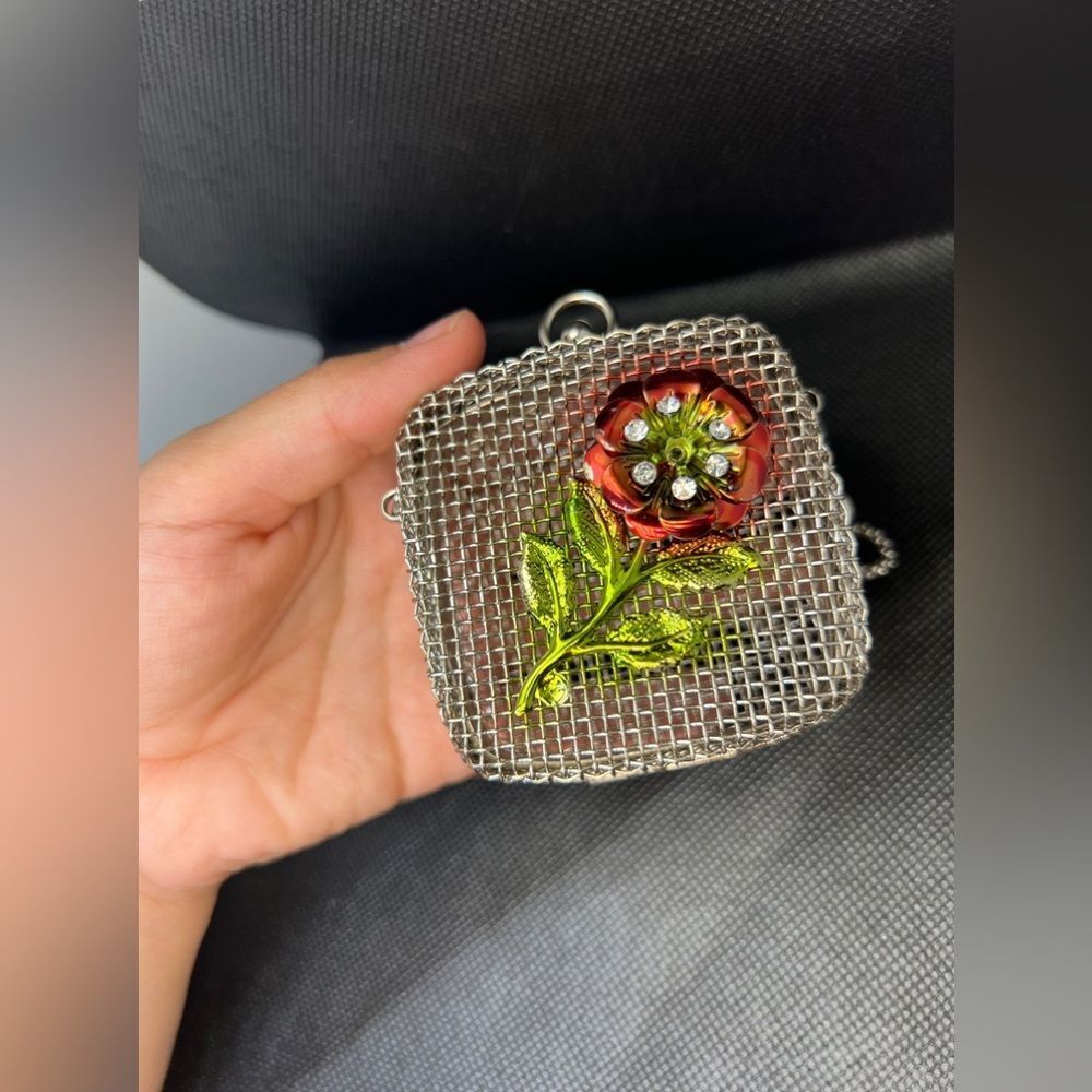Mini Mesh Bag With Flower Design - Picture 4 of 5